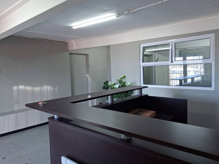 To Let Commercial Property for Rent in Quigney Eastern Cape